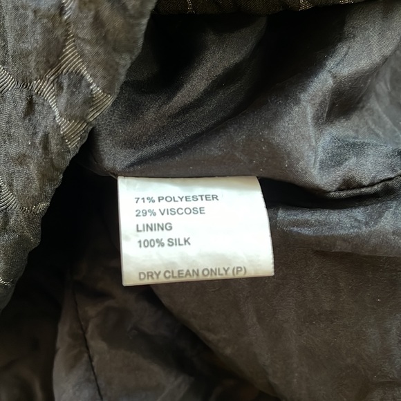 Table 8, 18, texture, interesting collar with button at top of  7” opening,EUC - Picture 7 of 7